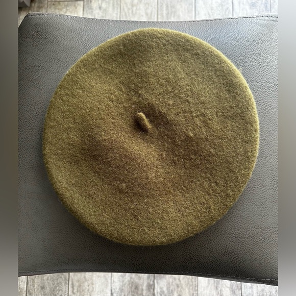 Blush Wool Beret - Picture 3 of 3